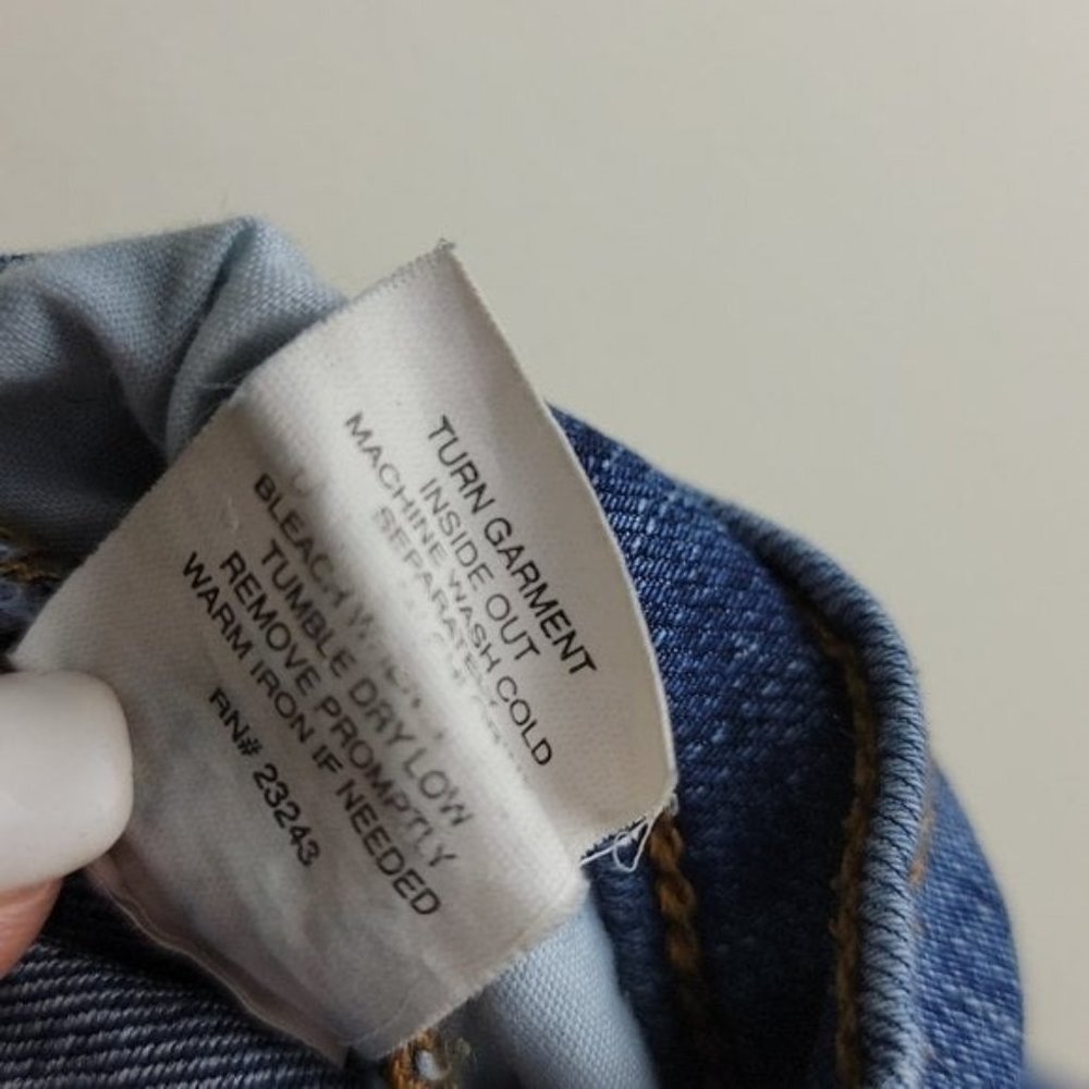 New York & Co. Women's Denim Shorts Blue size 4 - Picture 6 of 6